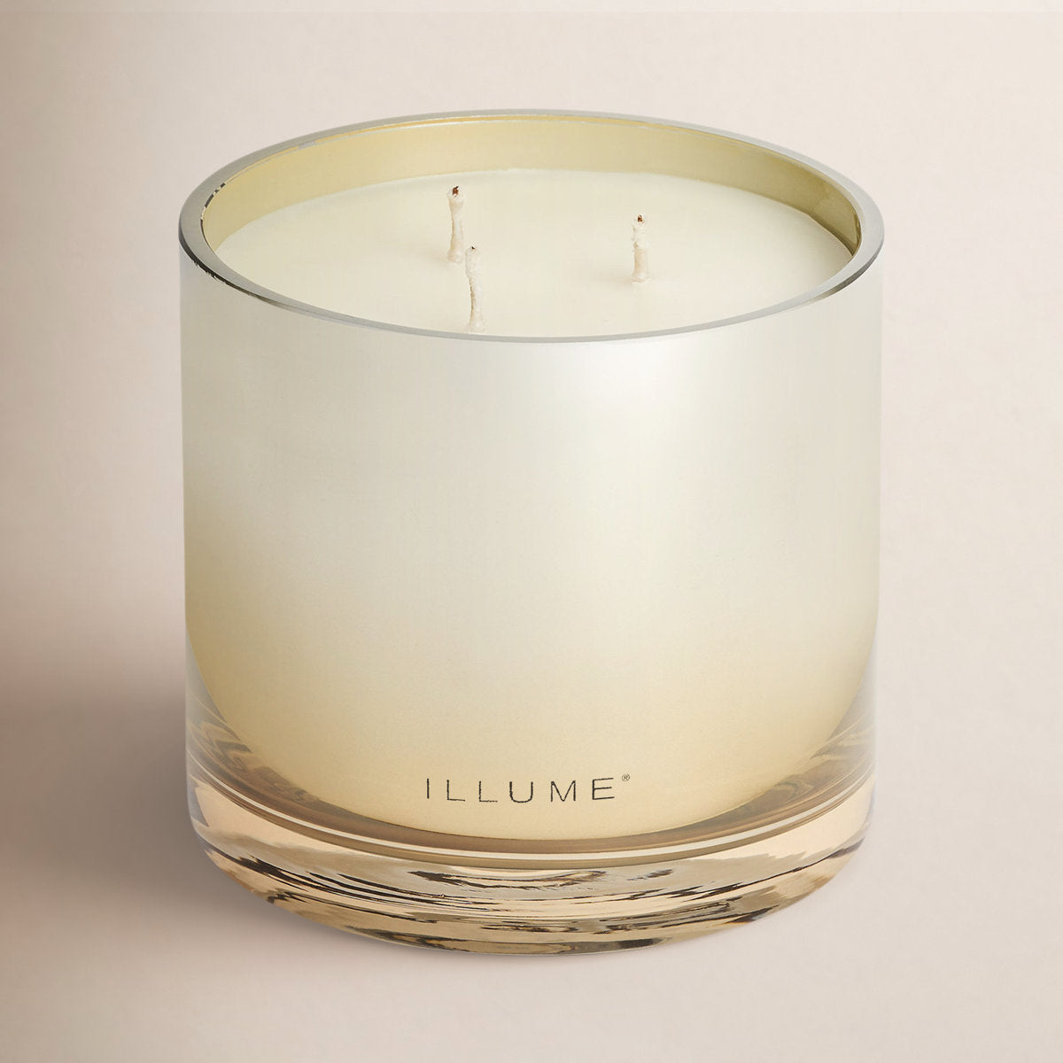 Illume Isle Lily 20oz Candle